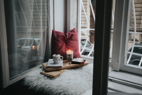 6 Scary Movies to Watch for A Cozy Halloween | According to DBMH